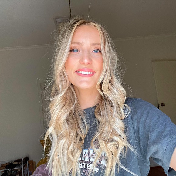 Meet your Posher, Hayley - Picture 1 of 1